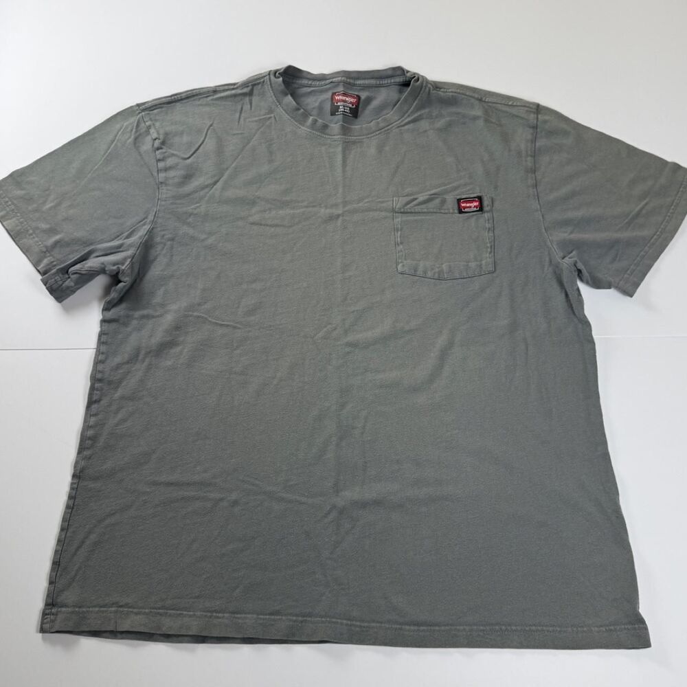 Wrangler Men's Grey and Green T-shirt